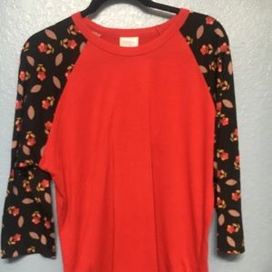 Lularoe Randy T-shirt - Size Large